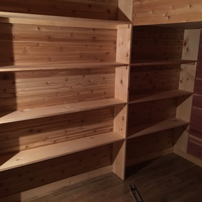 CEDAR CLOSET - Custom pine shelving
